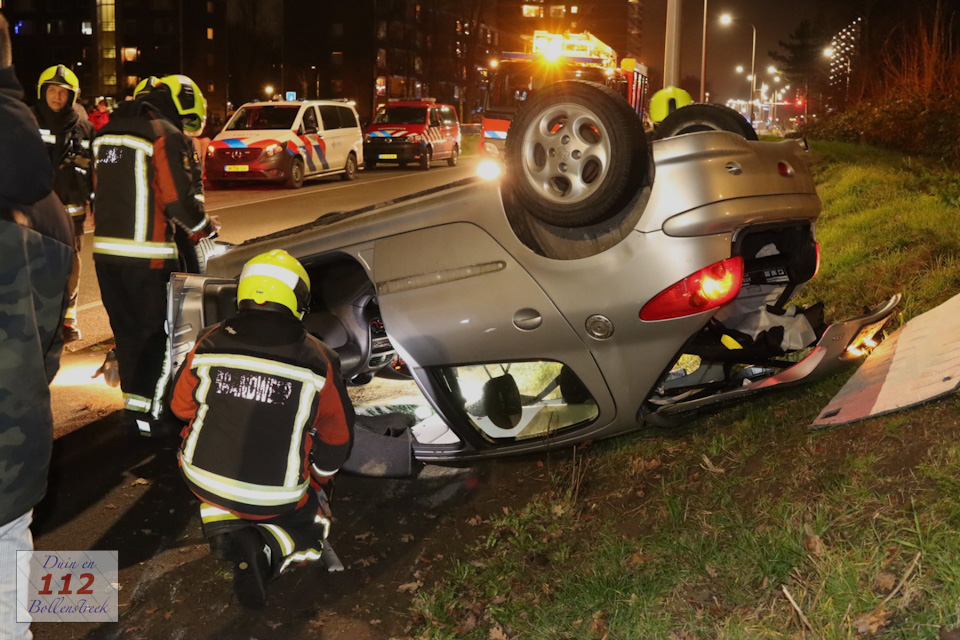 Auto slaat over de kop in Katwijk