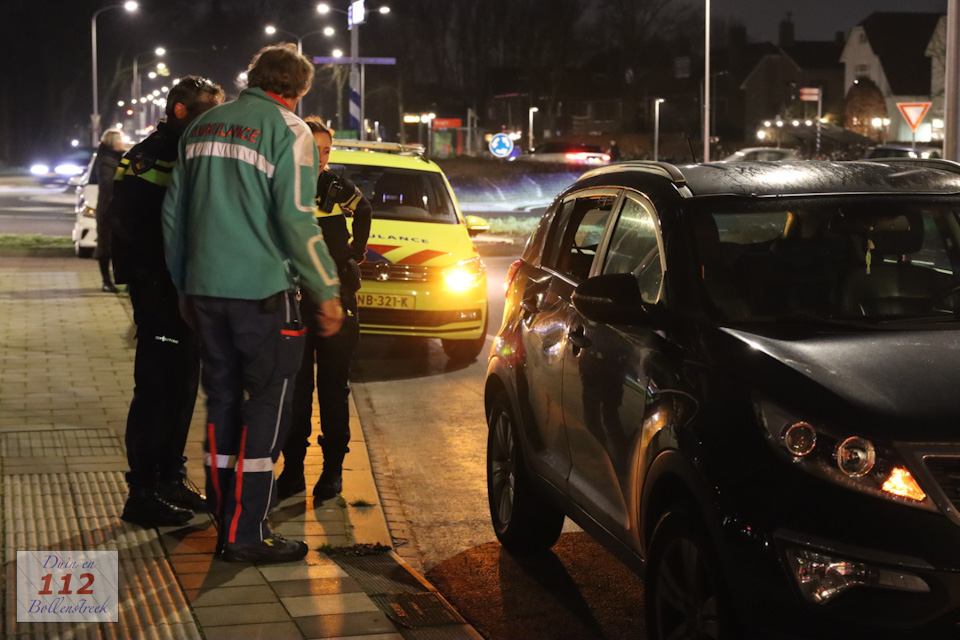 Fietser botst tegen auto en raakt gewond in Katwijk