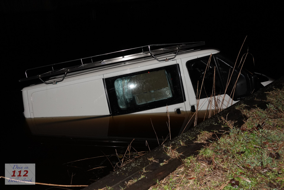 Auto te water in Vogelenzang, bestuurder aangetroffen in De Zilk