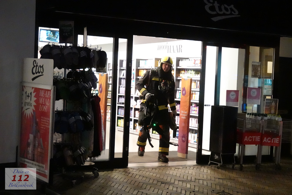Brandweer rukt uit voor melding brand in Etos Katwijk