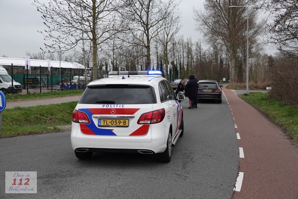 Fietsster naar ziekenhuis na aanrijding met auto in Lisse